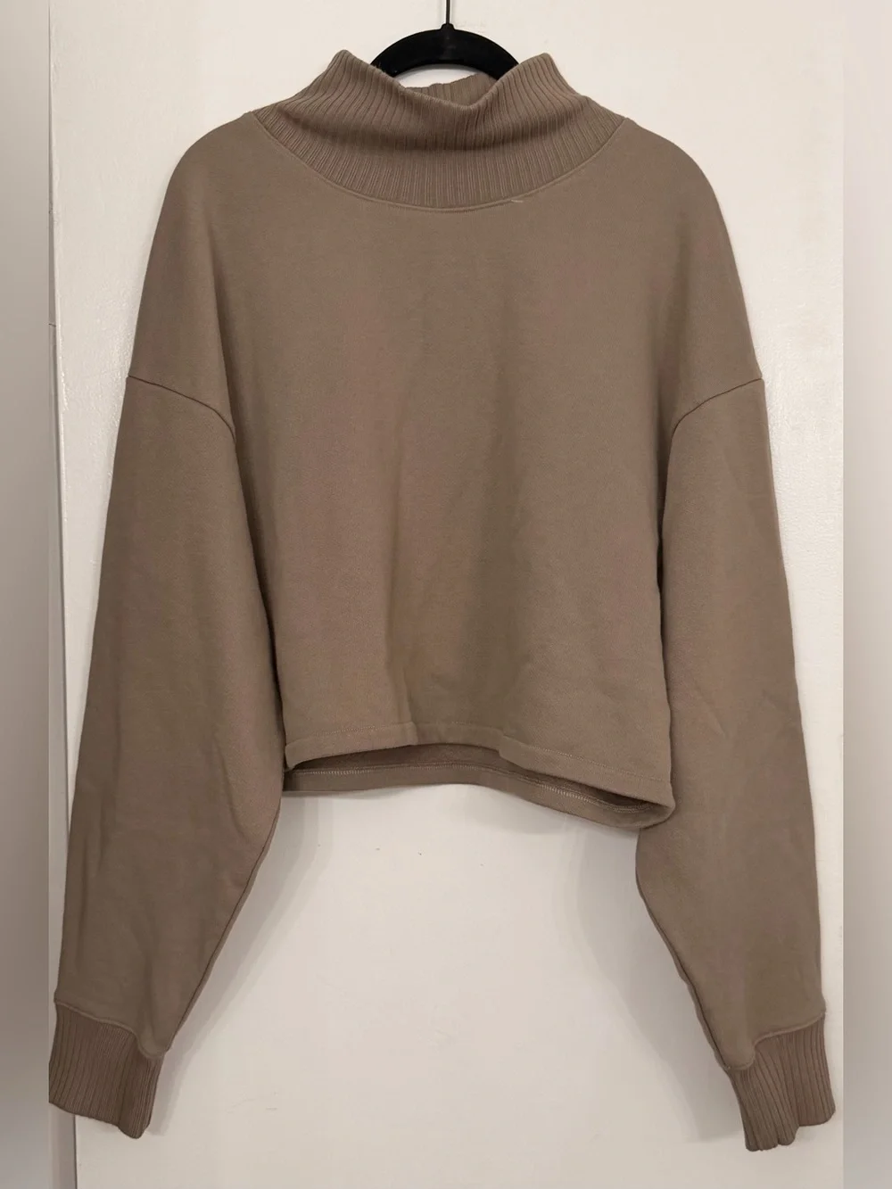 ALO Cropped Serenity Long Sleeve Coverup Sweater Taupe M - Picture 4 of 7
